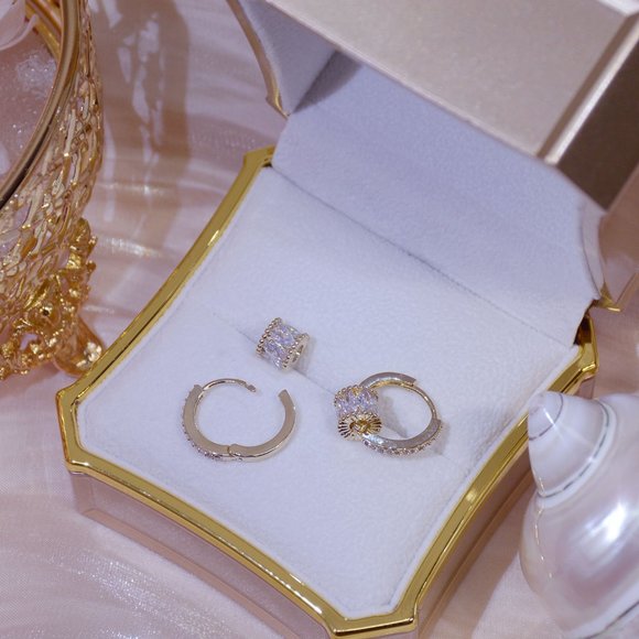 NEW 14K Gold Plated Diamond Huggie Hoop Earrings - Picture 7 of 9